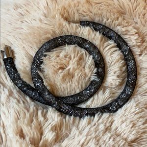 Necklace/brackets